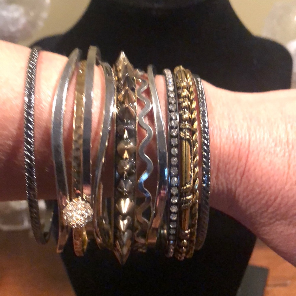 NWOT LOT OF 12 BANGLE BRACELETS